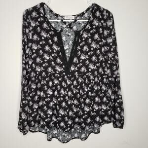 Soul Cake Long Sleeve V Neck Blouse Black and White Small